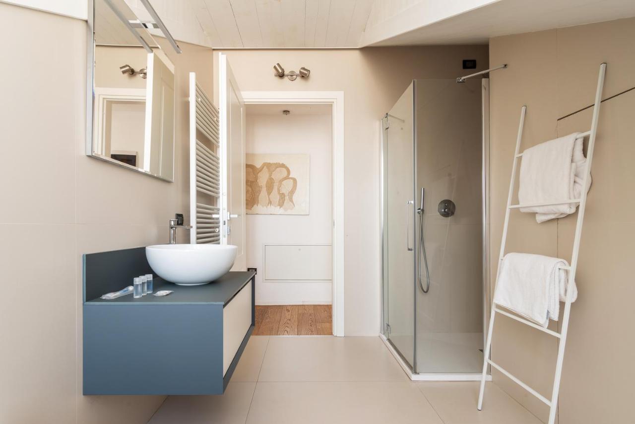 Easyhomes - Brera Luxury Suites Milan Bagian luar foto