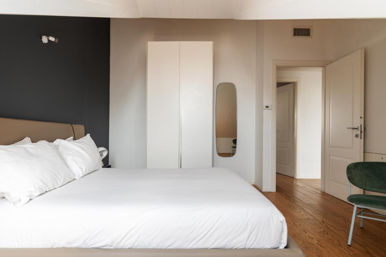 Easyhomes - Brera Luxury Suites Milan Bagian luar foto