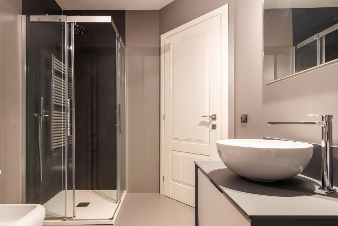 Easyhomes - Brera Luxury Suites Milan Bagian luar foto