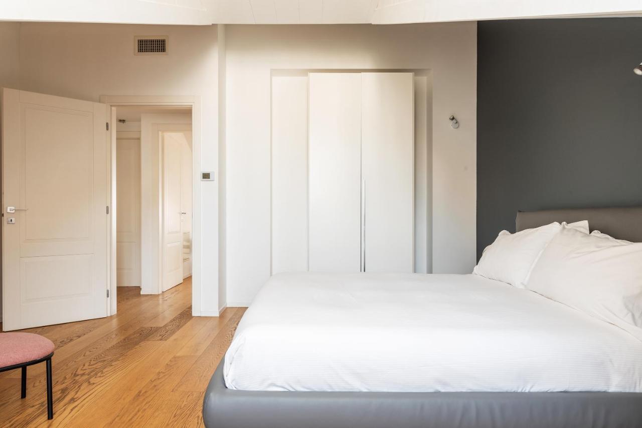 Easyhomes - Brera Luxury Suites Milan Bagian luar foto