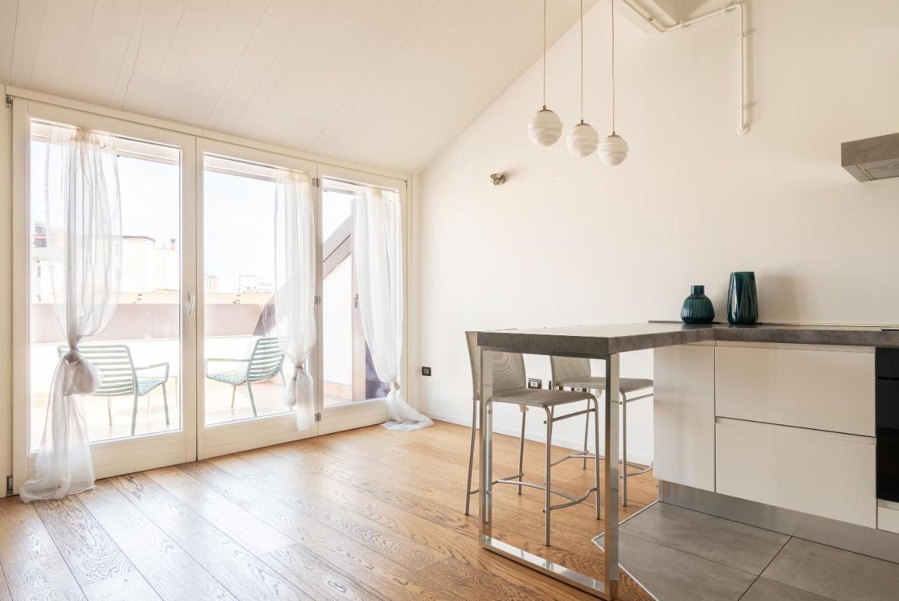 Easyhomes - Brera Luxury Suites Milan Bagian luar foto